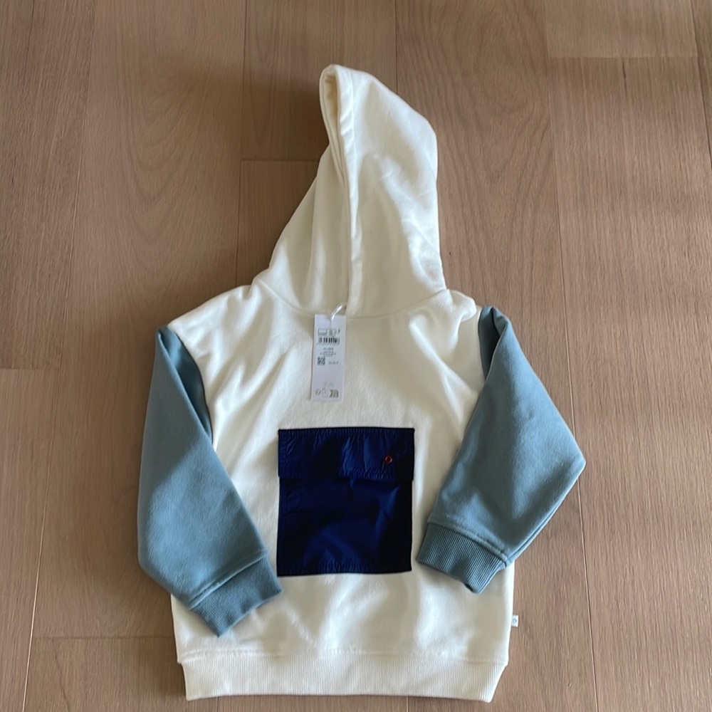 🆕🏷️Boys Hoodie ALL THE WAY FROM PARIS! - Size 8